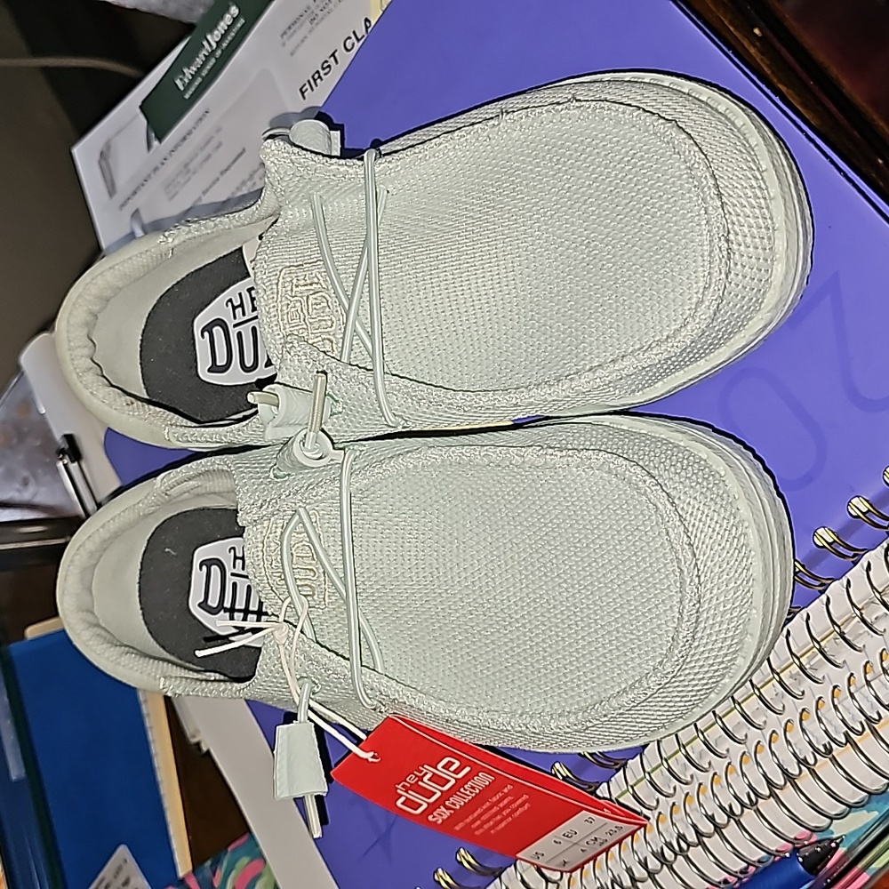 Hey dude NWT wendy shoes